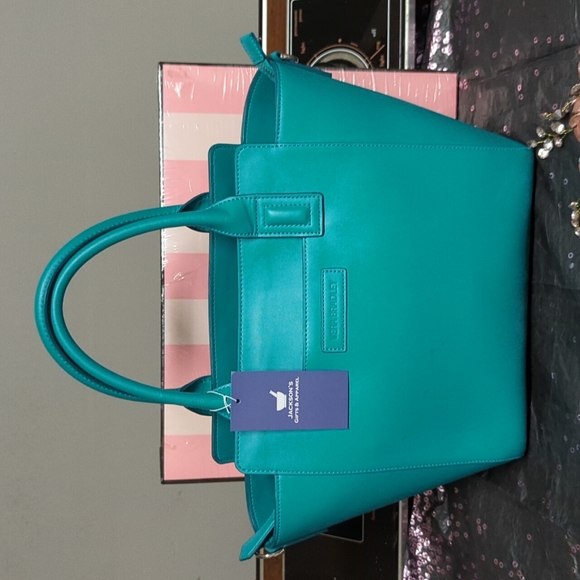 Vera Bradley Handbags - Nwt Vera Bradley Turquoise Handbag